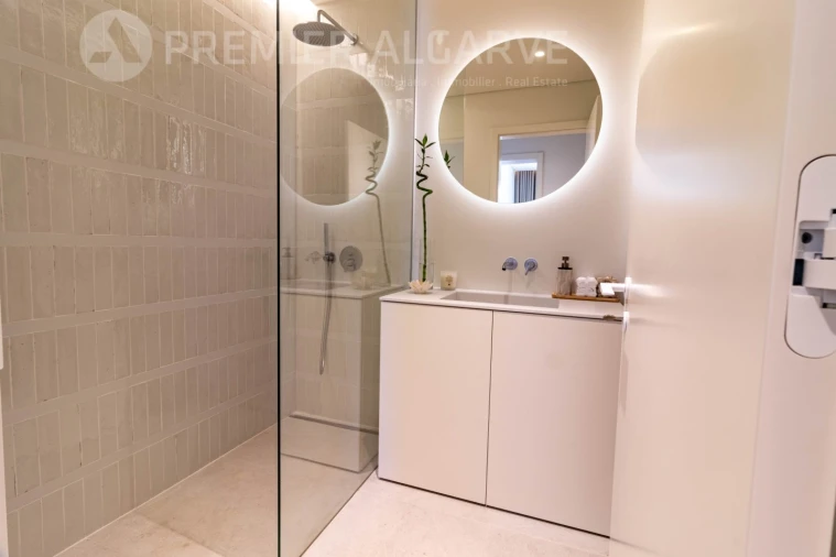 Apartamento T2 para Venda em Quarteira Foto 17