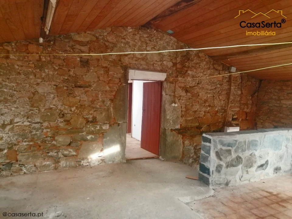 Moradia T4 para Venda em Sertã Foto 11