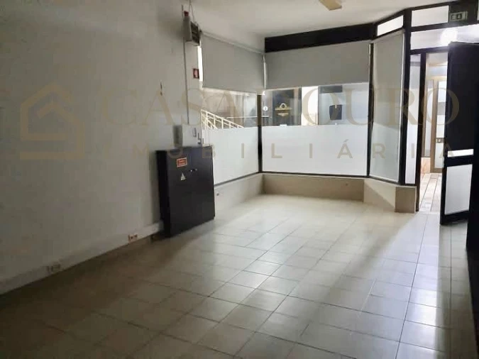 Loja para Venda em Penafiel Foto 2