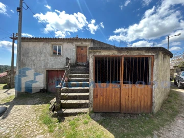 Moradia para Venda em Mouçós e Lamares