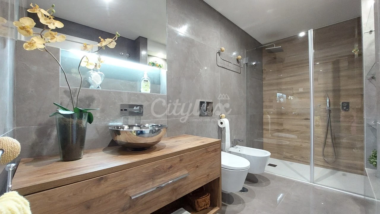 Apartamento T2 para Venda em Carnaxide e Queijas Foto 25