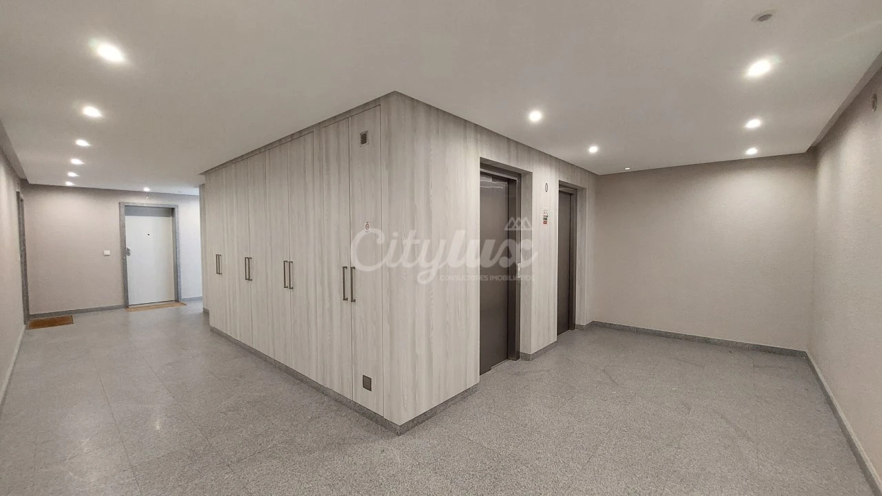 Apartamento T2 para Venda em Carnaxide e Queijas Foto 30