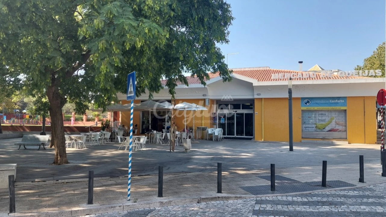 Apartamento T2 para Venda em Carnaxide e Queijas Foto 37