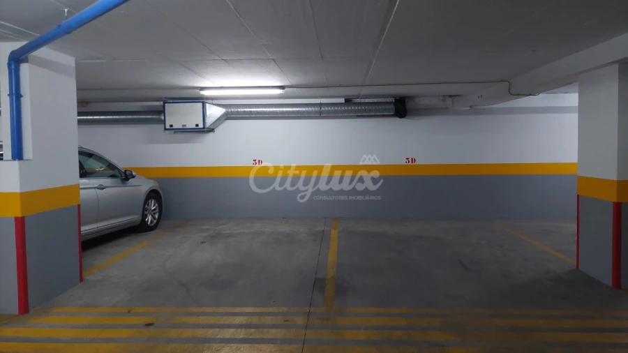 Apartamento T2 para Venda em Carnaxide e Queijas Foto 31