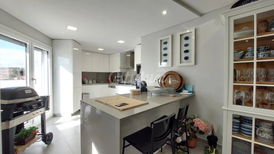 Apartamento T2 para Venda em Carnaxide e Queijas Foto 6