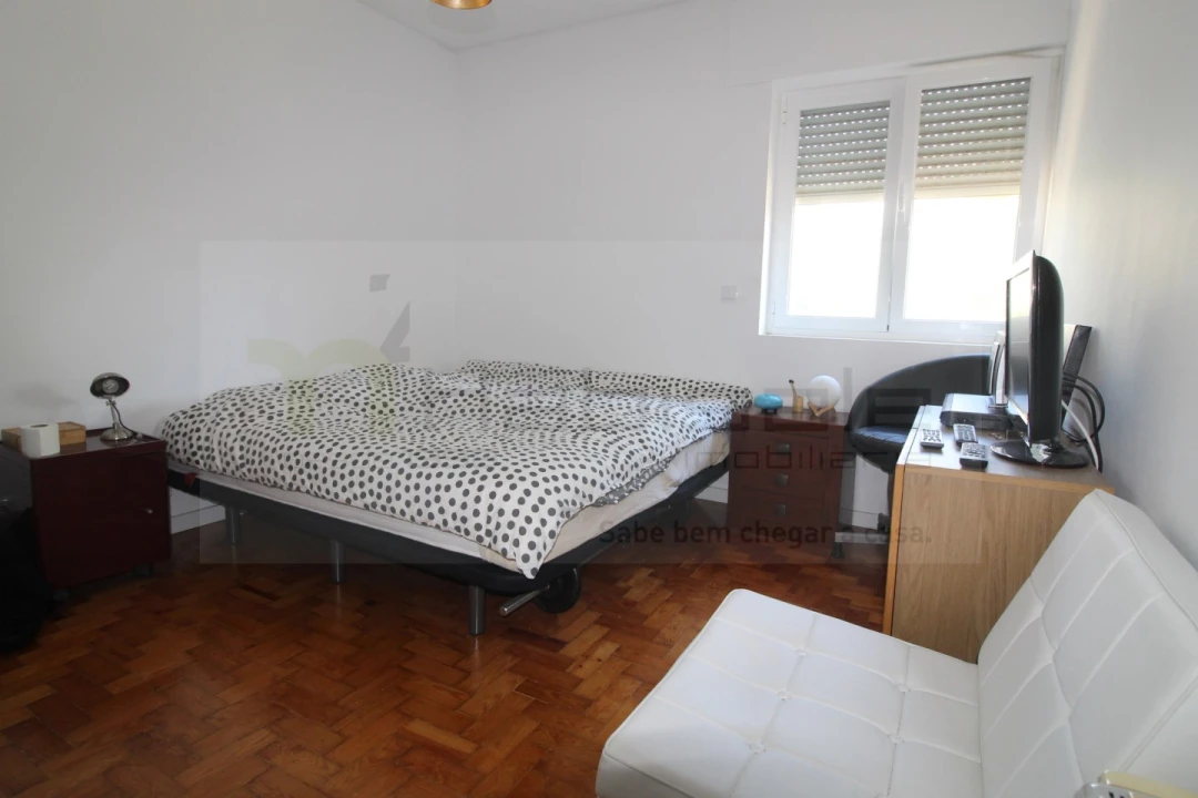 Apartamento T3 para Venda em Carcavelos e Parede Foto 14