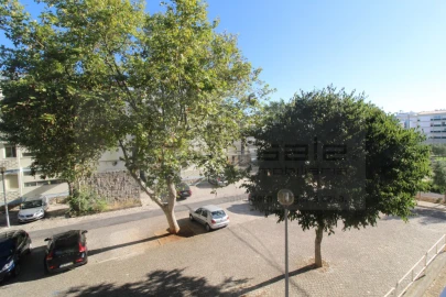 Apartamento T3 para Venda em Carcavelos e Parede