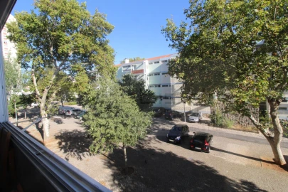 Apartamento T3 para Venda em Carcavelos e Parede