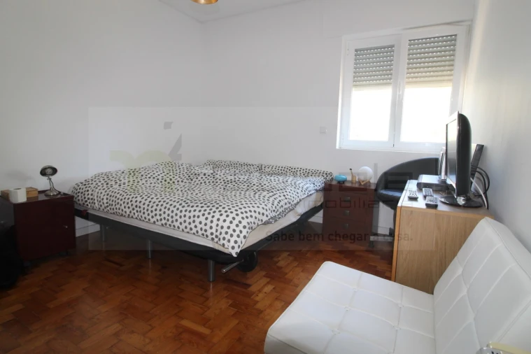 Apartamento T3 para Venda em Carcavelos e Parede Foto 14