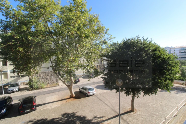 Apartamento T3 para Venda em Carcavelos e Parede Foto 17