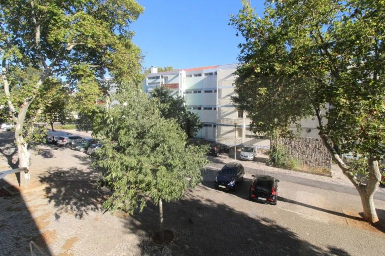 Apartamento T3 para Venda em Carcavelos e Parede Foto 18