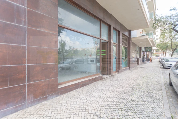 Loja para Arrendamento em Odivelas Foto 2