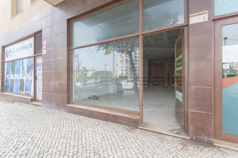 Loja para Arrendamento em Odivelas