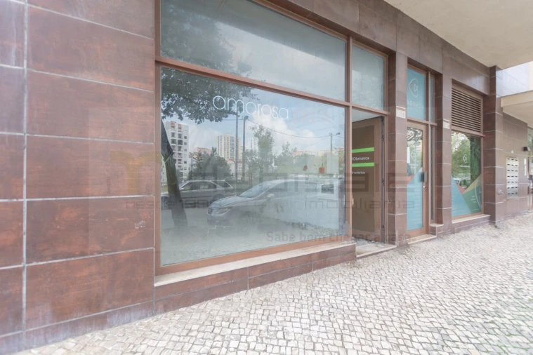 Loja para Arrendamento em Odivelas Foto 16