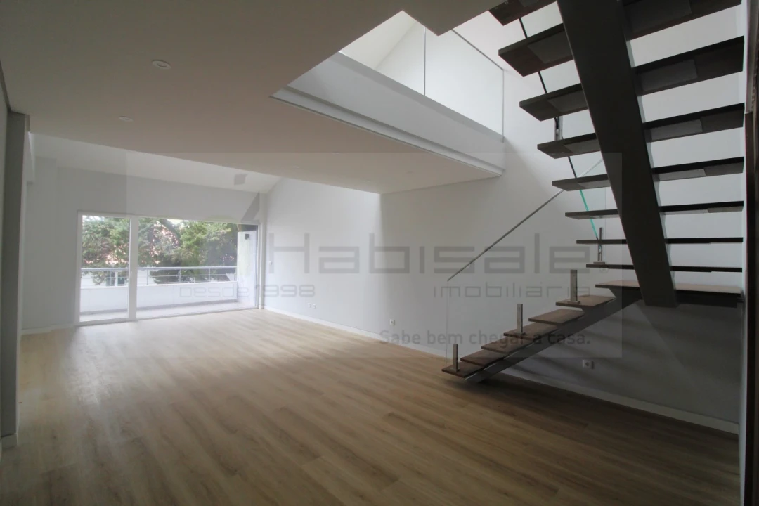 Apartamento T3 para Venda em Carcavelos e Parede Foto 2