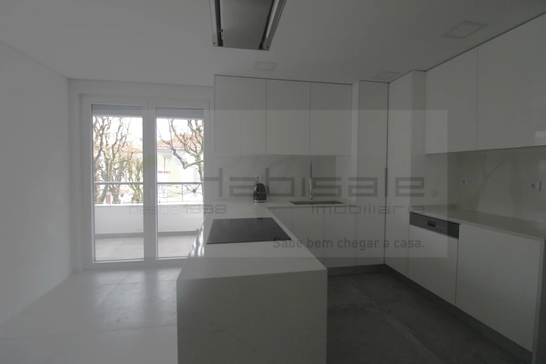 Apartamento T3 para Venda em Carcavelos e Parede Foto 7