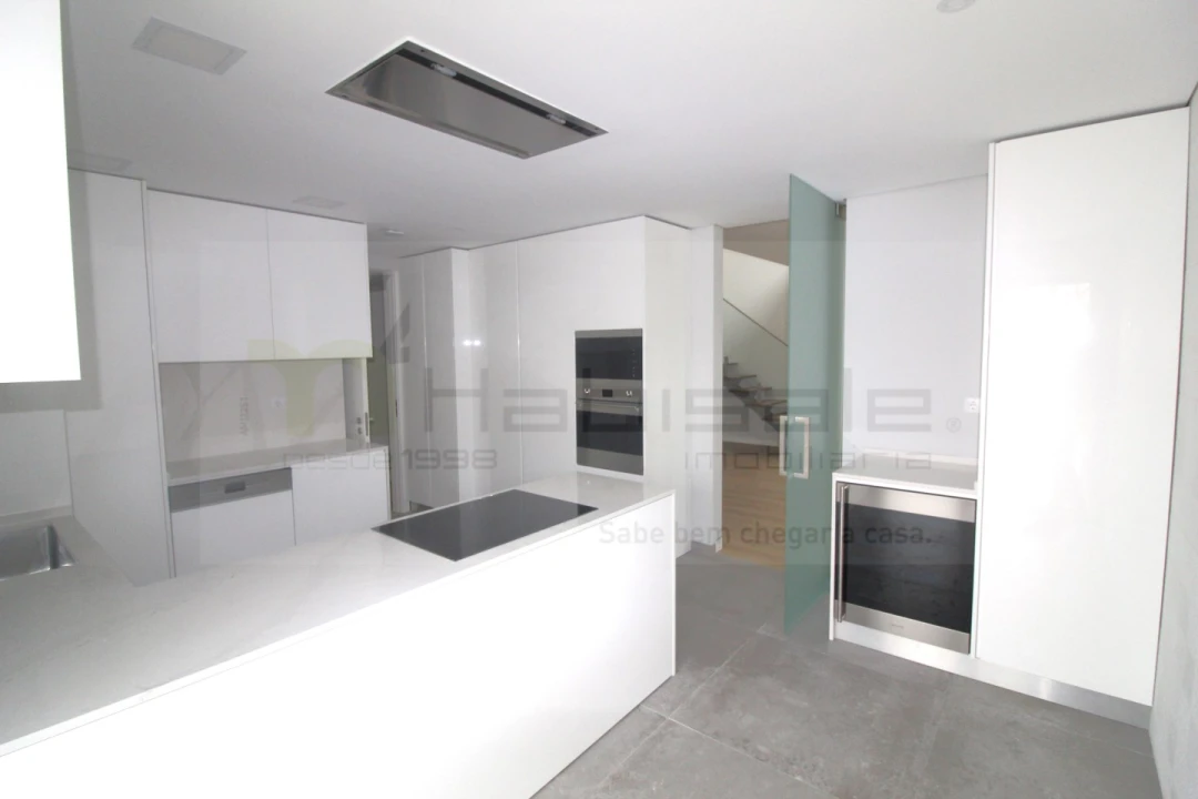 Apartamento T3 para Venda em Carcavelos e Parede Foto 8