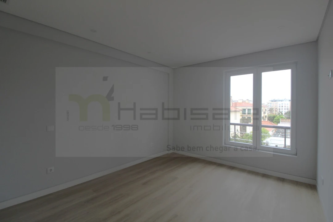 Apartamento T3 para Venda em Carcavelos e Parede Foto 13