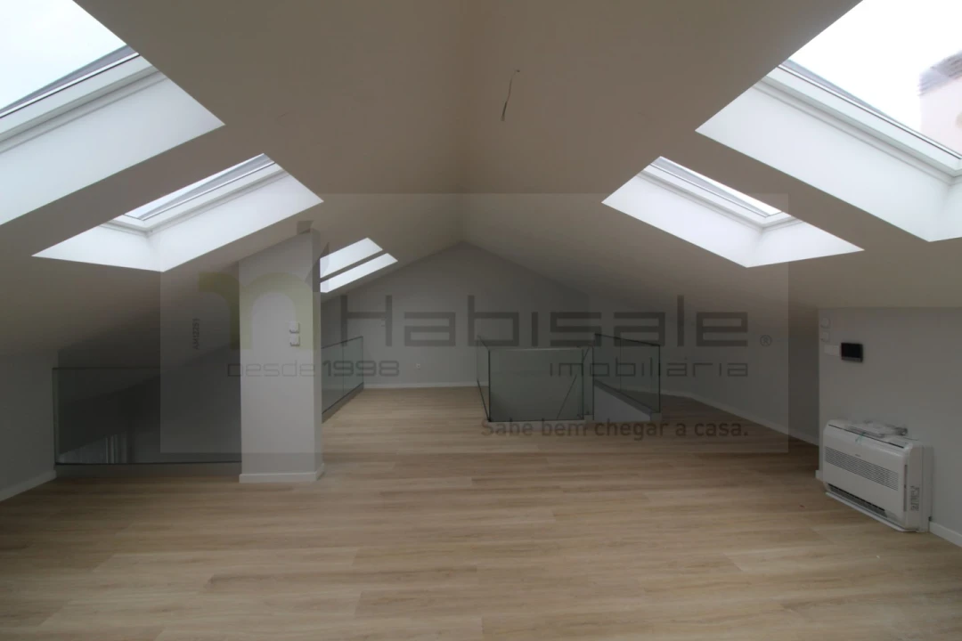 Apartamento T3 para Venda em Carcavelos e Parede Foto 18