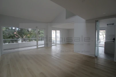 Apartamento T3 para Venda em Carcavelos e Parede