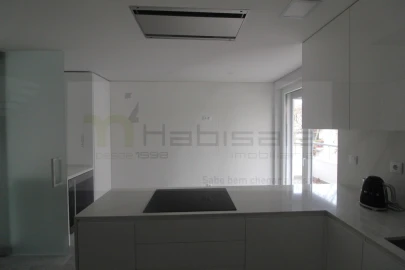 Apartamento T3 para Venda em Carcavelos e Parede
