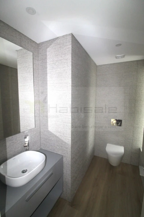 Apartamento T3 para Venda em Carcavelos e Parede