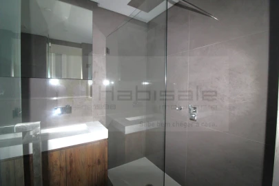 Apartamento T3 para Venda em Carcavelos e Parede