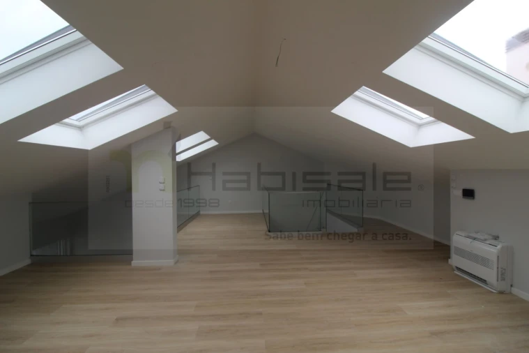 Apartamento T3 para Venda em Carcavelos e Parede Foto 18