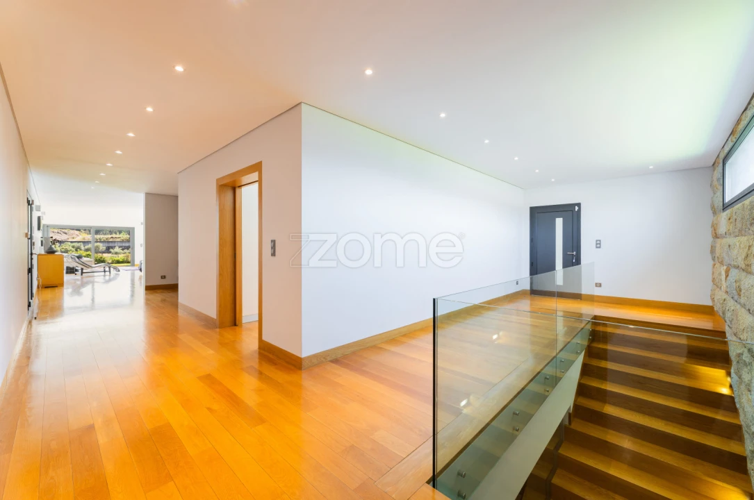 Moradia T4 para Venda em Aguiã Foto 28