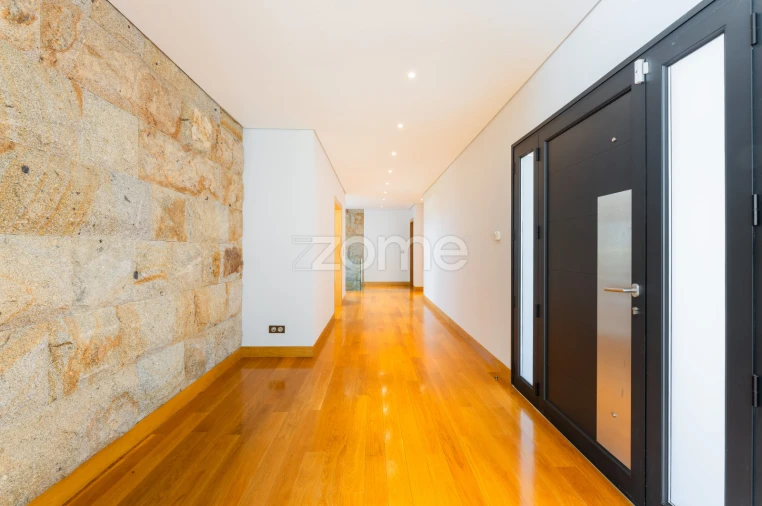 Moradia T4 para Venda em Aguiã Foto 5