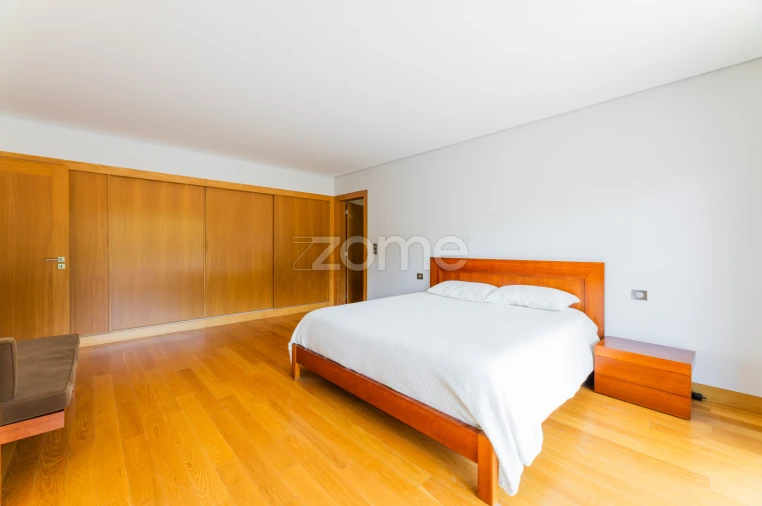 Moradia T4 para Venda em Aguiã Foto 17