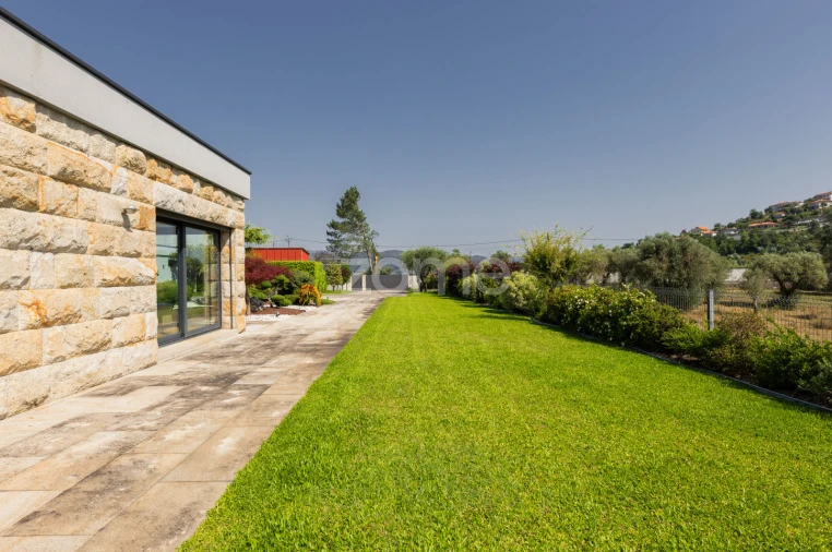 Moradia T4 para Venda em Aguiã Foto 45