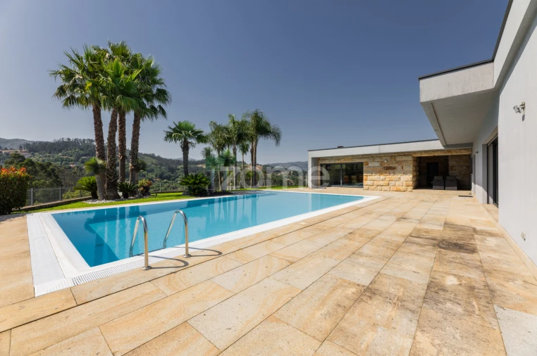 Moradia T4 para Venda em Aguiã Foto 43