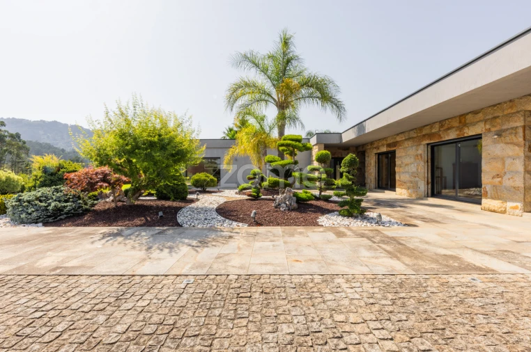 Moradia T4 para Venda em Aguiã Foto 46