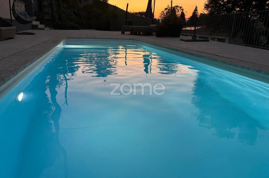 Moradia T4 para Venda em Venda Nova e Pondras Foto 8