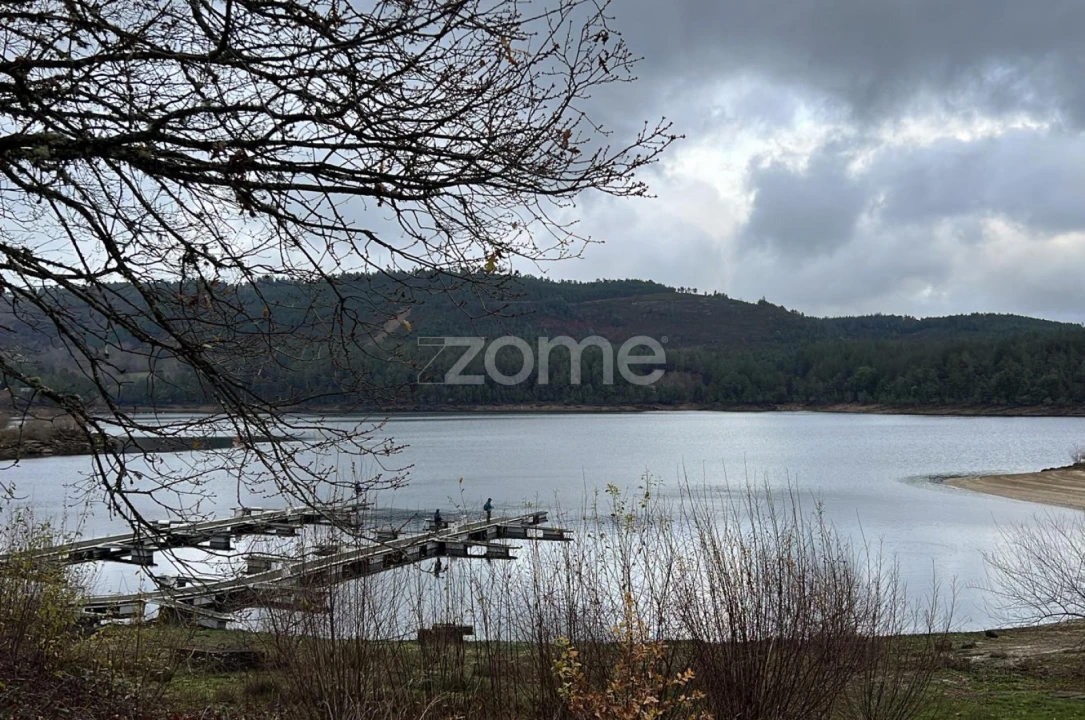 Moradia T4 para Venda em Venda Nova e Pondras Foto 11