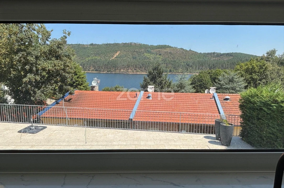 Moradia T4 para Venda em Venda Nova e Pondras Foto 10