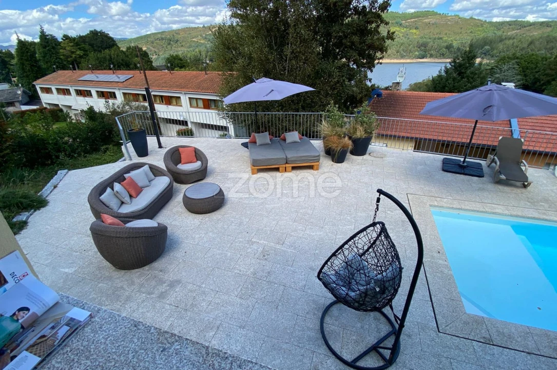 Moradia T4 para Venda em Venda Nova e Pondras Foto 3