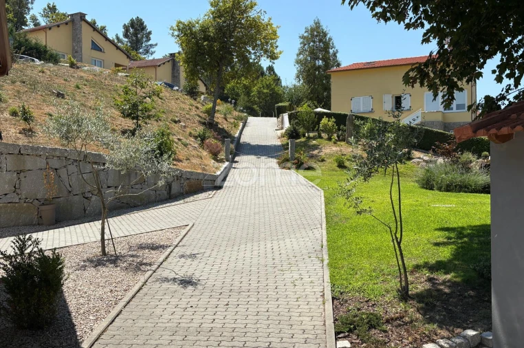 Moradia T4 para Venda em Venda Nova e Pondras Foto 50