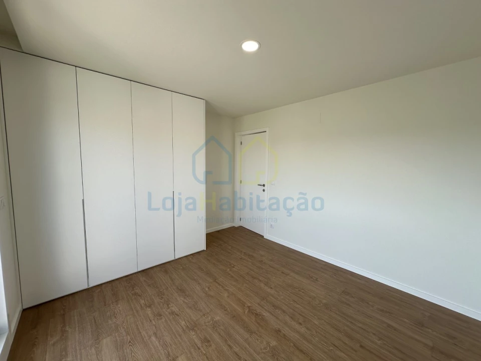 Apartamento T3 para Venda em Vila Nova de Famalicão e Calendário Foto 22