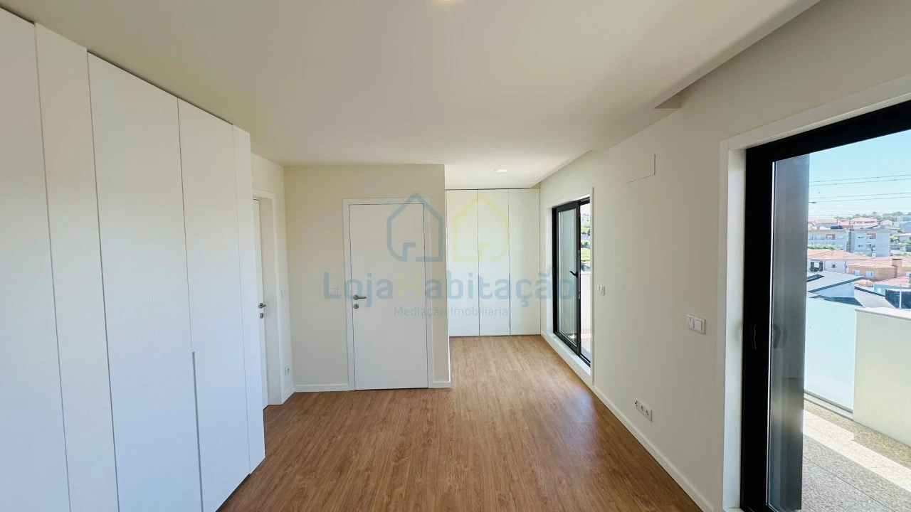 Apartamento T3 para Venda em Vila Nova de Famalicão e Calendário Foto 14
