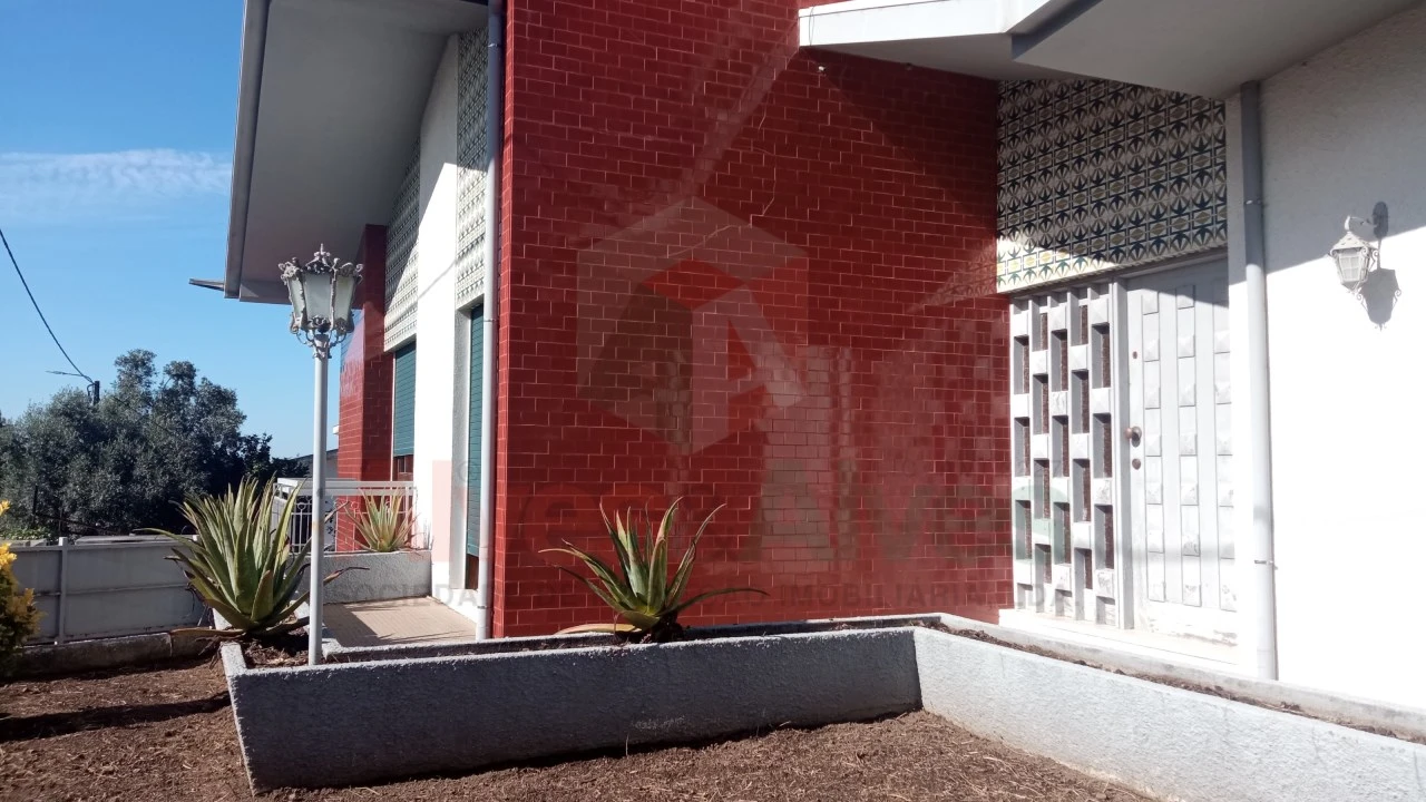 Moradia T5 para Venda em Folgosa Foto 2