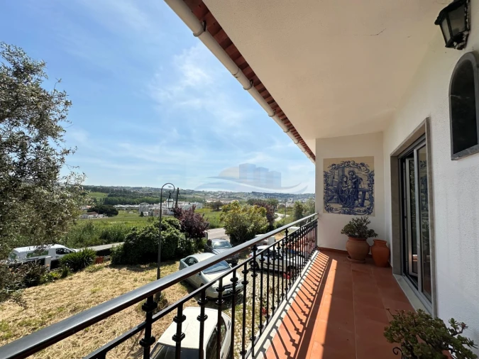 Moradia T4 para Venda em Alcobaça e Vestiaria