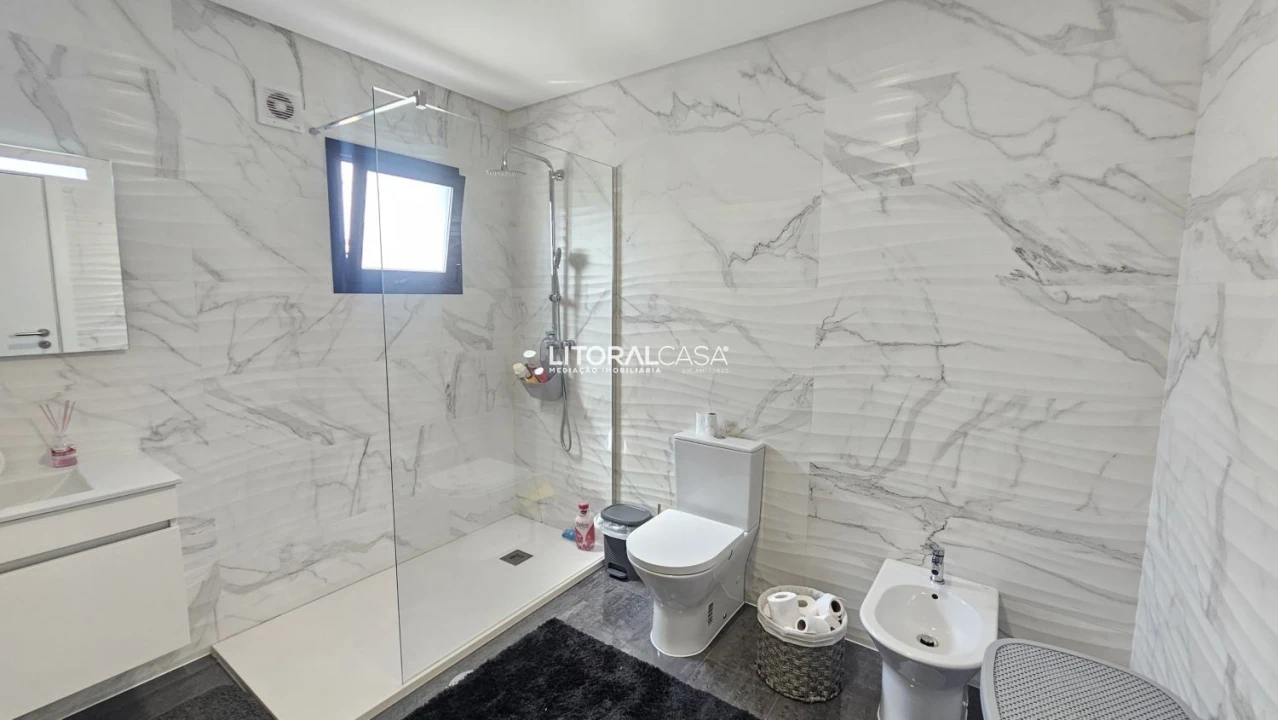 Moradia T3 para Venda em Febres Foto 11