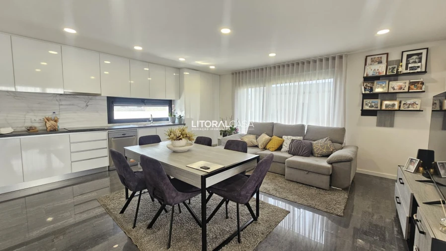 Moradia T3 para Venda em Febres Foto 1