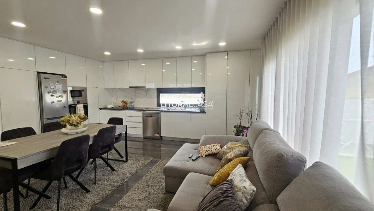 Moradia T3 para Venda em Febres Foto 4