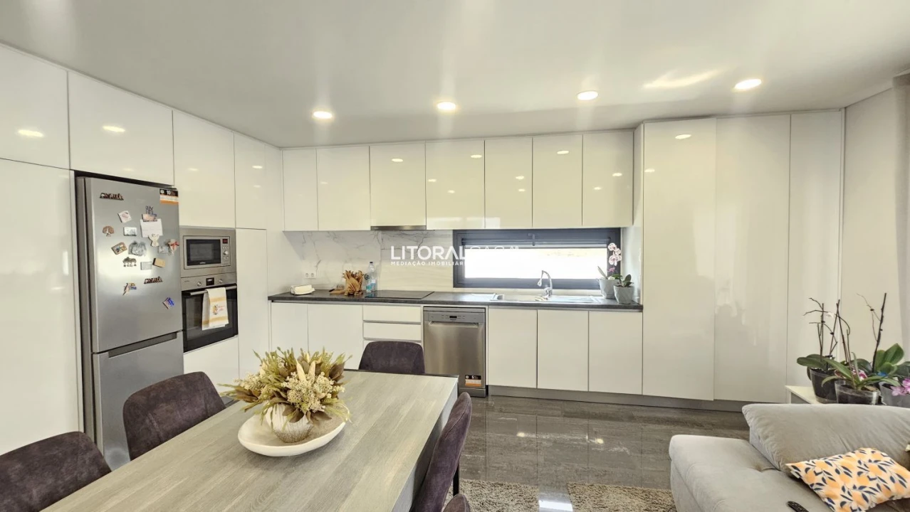 Moradia T3 para Venda em Febres Foto 3