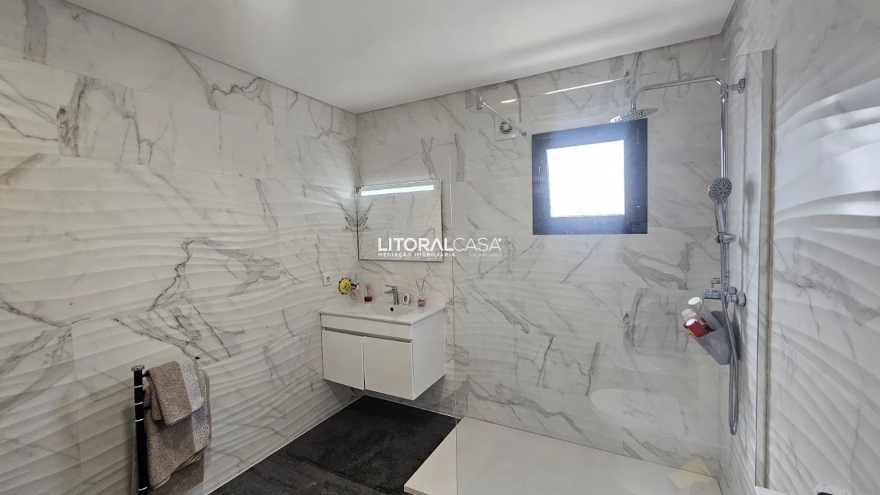 Moradia T3 para Venda em Febres Foto 8