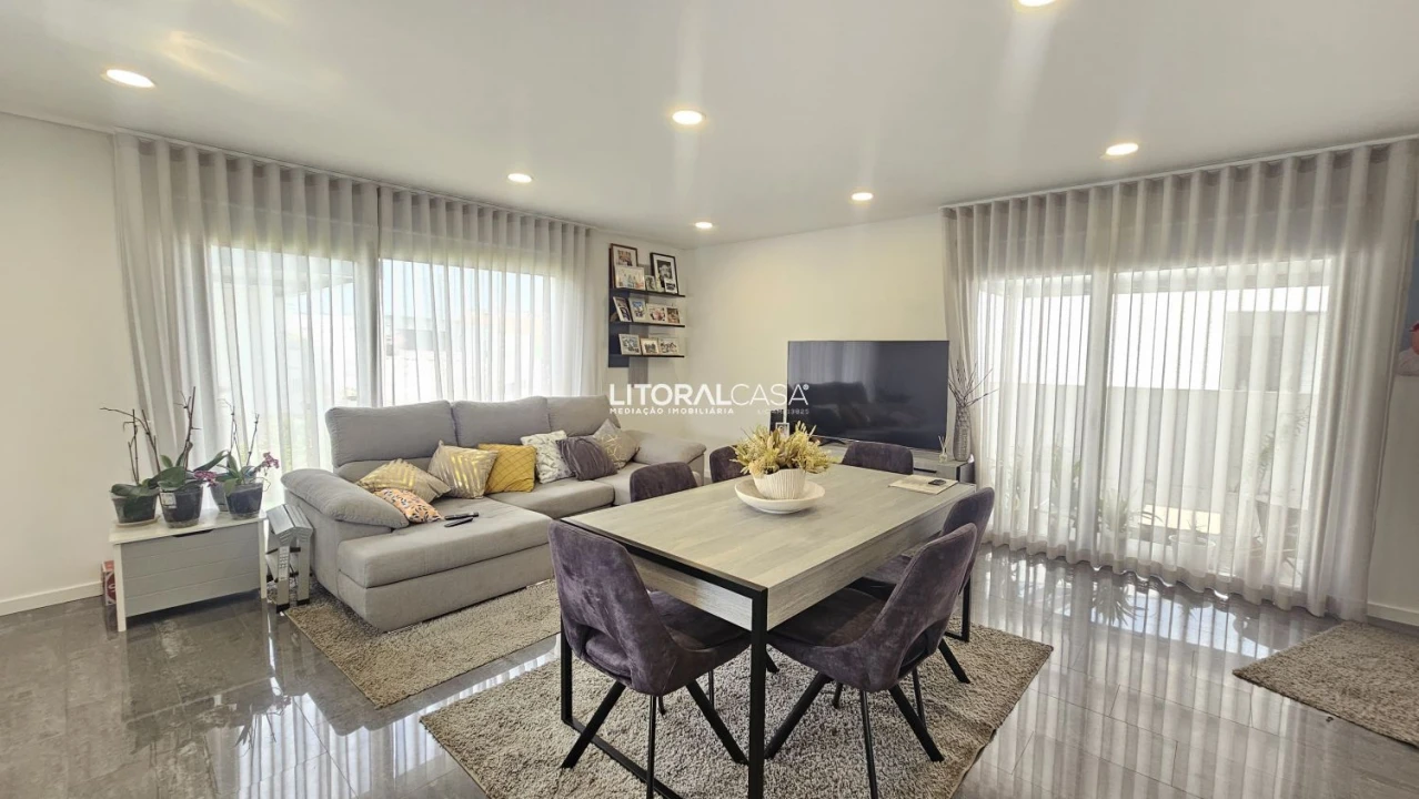 Moradia T3 para Venda em Febres Foto 6