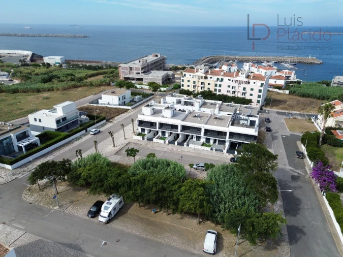 Terreno para Venda em Sines Foto 2